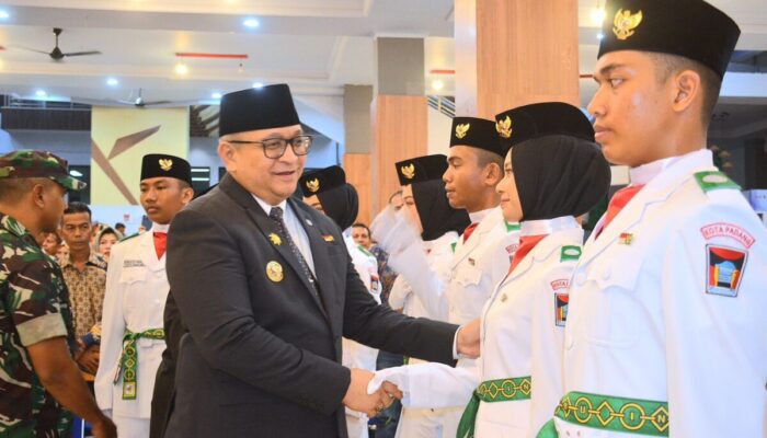 56 Paskibraka Padang Dikukuhkan, Putri Boleh Berjilbab