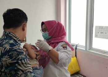 Realisasi imunisasi polio Kota Padang tahap pertama mencapai 94,7 persen, atau sebanyak 89.655 anak dari target sebanyak 94.673 anak.
