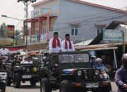 Mendaftar ke KPU Padang, Hendri Septa-Hidayat Diarak Pakai Jip hingga Bendi
