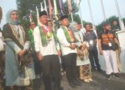 Heboh, Seribuan Warga Hantarkan Nofi Candra-Leo Murphy Daftar ke KPU Kota Solok