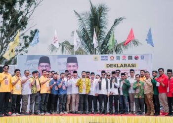 Di Usung 8 Parpol, Khairunas-Yulian Efi Deklarasi Maju Pilkada Solsel