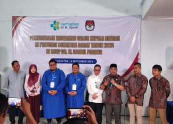 Calon Bupati dan Wakil Bupati Tanah Datar, Richi Aprian-Donny Karsont Jalani Pemeriksaan Kesehatan di RSUP M Djamil Padang