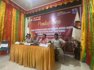 Komisi Pemilihan Umum atau KPU Mentawai menerima tiga berkas pendaftaran pasangan bakal calon bupati yang akan berlaga di Pilkada Mentawai.