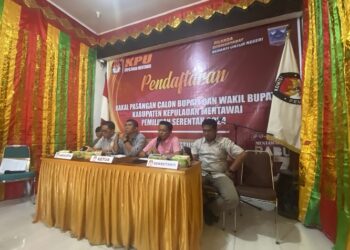 Komisi Pemilihan Umum atau KPU Mentawai menerima tiga berkas pendaftaran pasangan bakal calon bupati yang akan berlaga di Pilkada Mentawai.