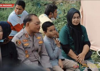 Momen Haru di Makam Afif Maulana, Kapolda Sumbar : Saya Juga Seorang Ayah