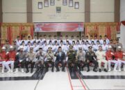 Kukuhkan Anggota Paskibraka Padang Pariaman, Bupati Suhatri Bur Sebut Tidak Ada Larangan Pakai Hijab