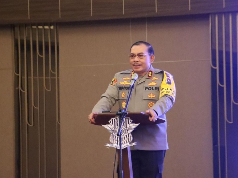 Kapolda Sumbar mendorong penerapan teknologi seperti kecerdasan buatan dalam meningkatkan pelayanan lalu lintas.