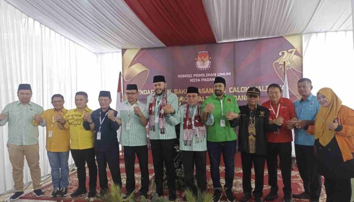 Fadly-Maigus Daftar ke KPU Padang, Siap Bawa Kota Padang Jadi Kota Pintar dan Sehat