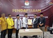 Pendaftar Pertama di KPU, Paslon Ramadhani Kirana Putra-Suryadi Nurdal Diiringi Ribuan Pendukung
