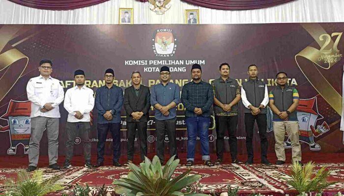 KPU Padang Terima Tiga Pasangan Calon Pilwako Padang 2024