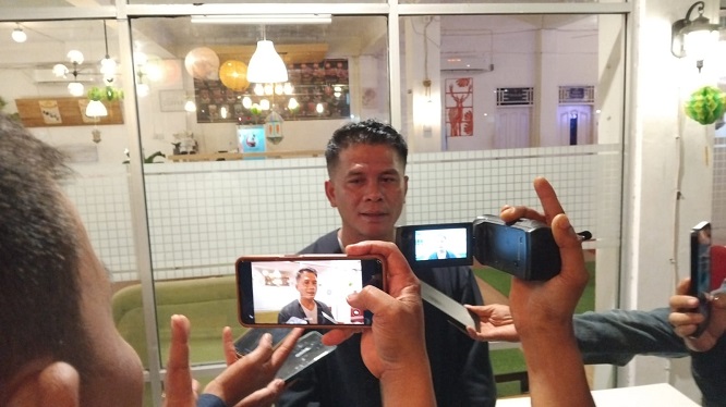 Pernyataan Ajo Buset, menggemparkan media sosial yang mengaku belum menerima honor HUT Kota Pariaman sejak Jumat (7/7).