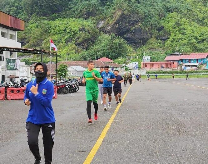 Satpol-PP dan Damkar Padang Panjang rutin menjaga kondisi personil agar tetap dalam keadaan fit dan prima dalam menjalankan tugas.