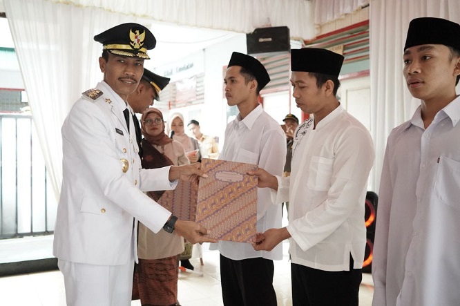 Sebanyak 50 Muaralabuh Solsel mendapatkan pengurangan masa tahanan atau remisi Hari Kemerdekaan HUT RI ke-79 