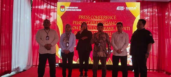 KPU Padang Pariaman melaporkan masih belum ada pasangan calon kandidat yang mendaftar untuk maju dalam Pilkada Padang Pariaman