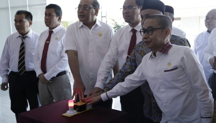 Pertama di Indonesia, UNP Resmikan Sekolah Keterbukaan Informasi