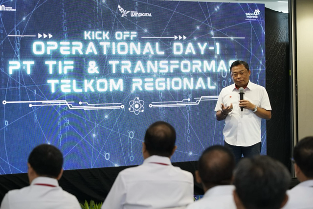 Direktur Utama Telkom Ririek Adriansyah dalam acara Kick Off Operational Day 1 PT Telkom Infrastruktur Indonesia (TIF) di Jakarta, Kamis (1/8). IST