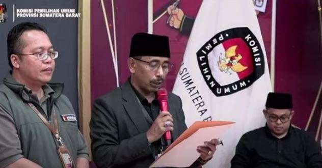 KPU Sumbar akan memulai pemeriksaan administrasi berkas persyaratan pencalonanyang telah diserahkan oleh pasangan Pilgub Sumbar.