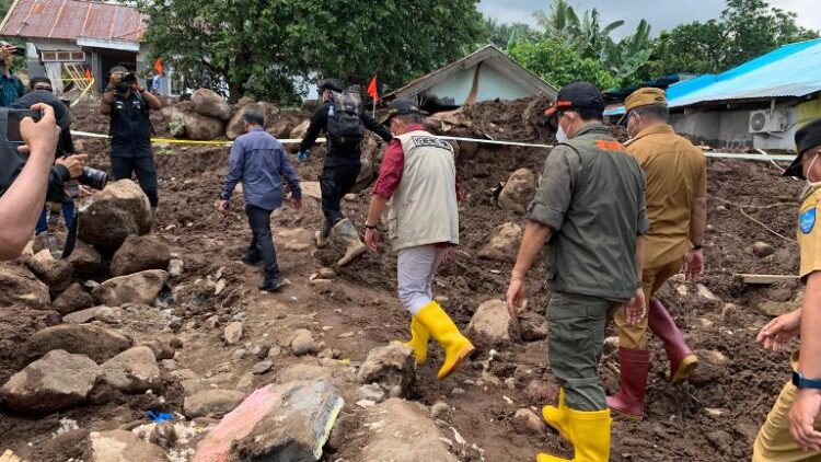 Tim gabungan masih melakukan pencarian korban banjir bandang Ternate, Provinsi Maluku Utara. Saat ini satu korban masih belum ditemukan