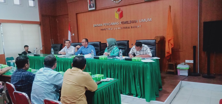 Bawaslu Sumbar berkomitmen untuk mendorong keterbukaan informasi publik selama pergelaran Pilkada Serentak 2024.