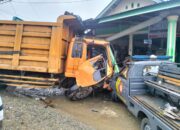 Tiga Kendaraan Alami Tabrakan Beruntun di Jalan Lintas Gunung Tuleh