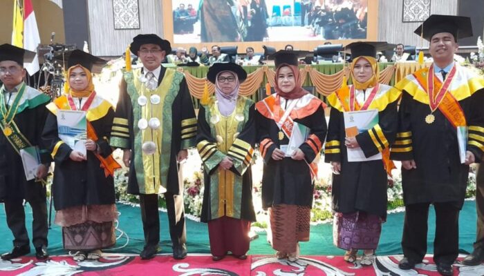Ketua Baznas Tanah Datar, Raih Gelar Doktor Pertama di UIN Bukittinggi