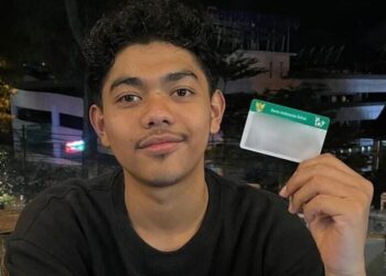 Fajar, Peserta JKN Manfaatkan Layanan Mobile JKN dan Pandawa