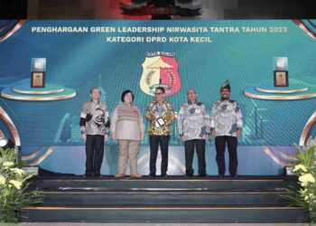 DPRD Kota Solok Terima Penghargaan Green Leadership Nirwasita Tantra 2023