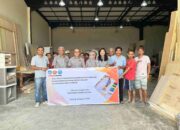 Optimalkan Pemanfaatan Limbah Kayu, Dosen PNP Latih Tukang CV. Kurnia Multy Kreasi