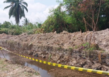 Pemerintah Kota melalui Dinas PUPR Padang tengah memperbaiki infrastruktur dengan melakukan perbaikan Jalan Belanti Radio di Kecamatan.