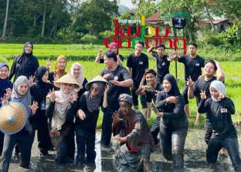 Universiti Utara Malaysia (UUM) wisata edukasi one day trip ke Desa Wisata Kubu Gadang, Kelurahan Ekor Lubuk, Jumat (27/9/2024).