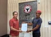 Temukan Vandel Balon Udara HUT ke-66 Pengambilalihan Semen Padang, Penyadap Karet Dapat 30 Zak Semen