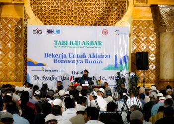 Tabligh Akbar PT Semen Padang Hadirkan Ustadz Syafiq Riza Basalamah