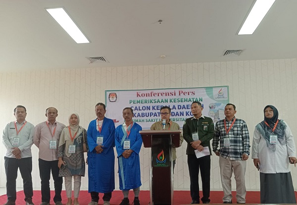 Pelaksanaan tes kesehatan oleh enam calon kepala daerah yang akan maju dalam Pilkada Sumbar kabupaten/kota dan provinsi