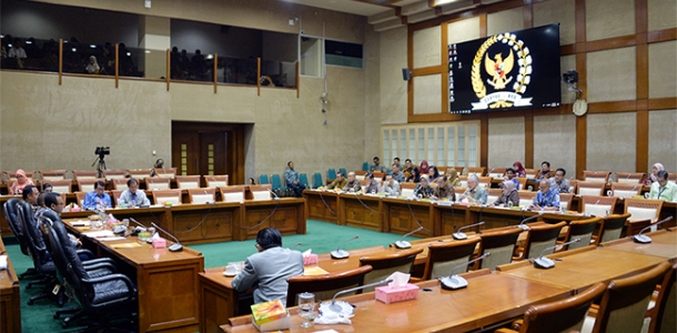 Komisi VI DPR RI segera memanggil Kementerian Perdagangan (Kemendag) terkait kebijakan ekspor pasir laut yang menuai kritik publik.