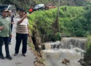 Tinjau Beberapa Titik Longsor Di Rambatan, Pjs. Bupati Imbau Masyarakat Selalu Waspada