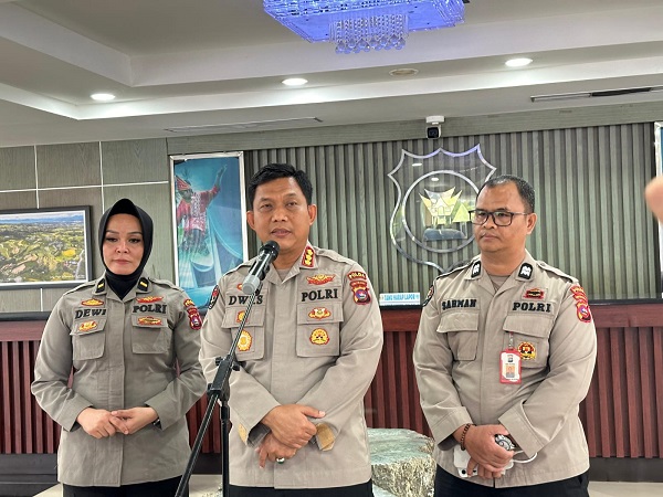 Polda Sumbar memasifkan patroli Cyber dalam mengntisipasi penyebaran hoaks yang dapat menganggu kondusifitas Pilkada Serentak Sumbar 2024