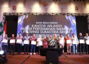 Kantah Padang Pariaman Raih Penghargaan Penyelesaian Laporan Kegiatan Pembaharuan Peta Zona Nilai Tanah Tercepat Tahun 2024