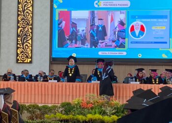 Wisuda ke-41, 700 Wisudawan Kemenkes Poltekkes Padang Dilantik