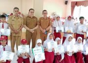 Pemkab Padang Pariaman Serahkan Hadiah Pemenang O2SN dan FL2N