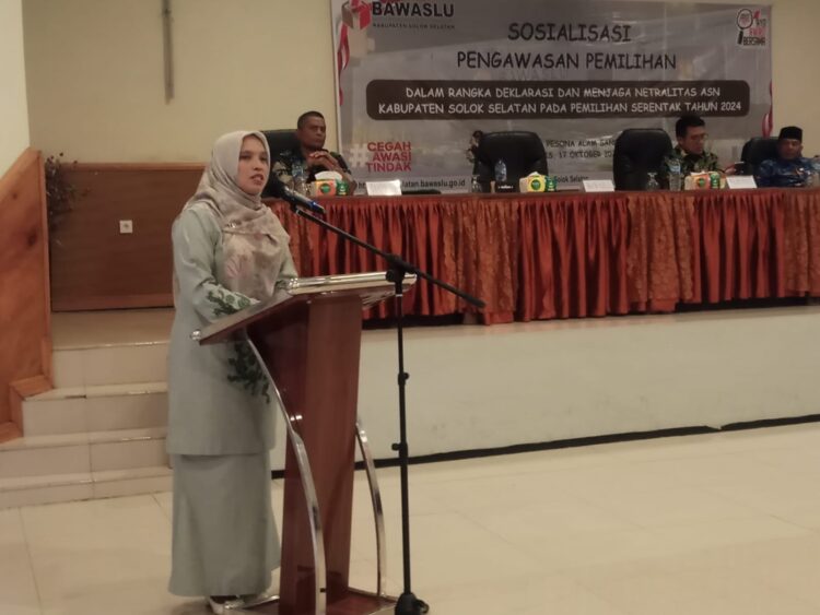 Komisioner Bawaslu, Nila Puspita sosialisasikan pengawasan netralitas ASN, Kamis (17/10).