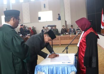 Pimpinan DPRD Dharmasraya tak Kunjung Dilantik