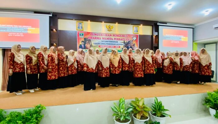 Pengurus Dharma Wanita Satuan Pendidikan se Cabdin IV Dikukuhkan