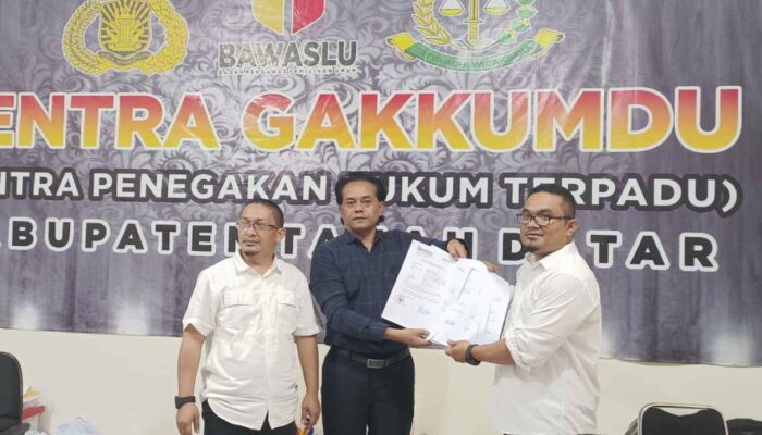 Datangi Bawaslu, Tim Hukum Paslon Nomor 01 Laporkan 7 Dugaan Pelanggaran Pilkada
