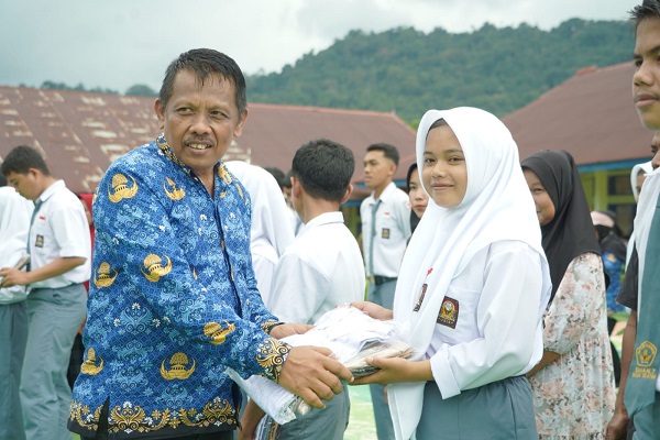 Disdisk Solsel, sebagai OPD teknis pelaksana program unggulan seragam sekolah gratis akan kembali melanjutkan pada tahun 2025 mendatang.