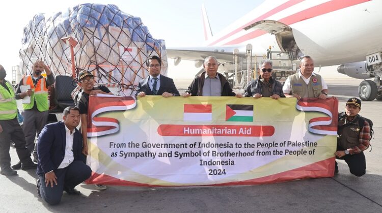 Pemerintah Indonesia kembali mengirimkan bantuan kemanusian bagi Palestina yang tengah menghadapi serangan militer Israel.