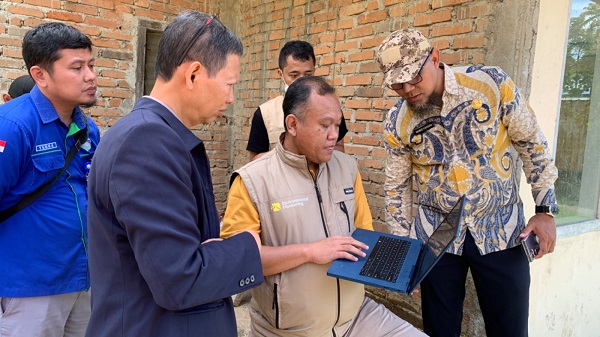 BNPB melakukan uji coba penerapan sistem peringatan dini atau early warning system (EWS) bencana banjir lahar dingin atau galodo Marapi