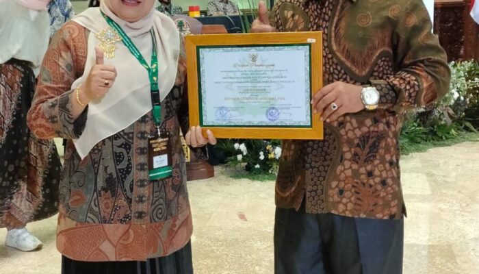 SDN 10 Sangkir Agam Terima Penghargaan Sekolah Adiwiyata Nasional 2024