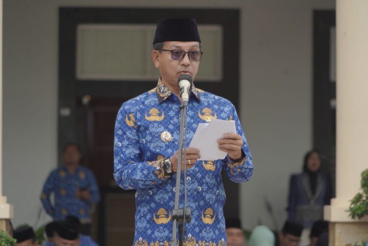 Bupati Solok Selatan, Khairunas, Pimpinan Upacara peringatan HUT Korpri 2024. ABDUL QODIR
