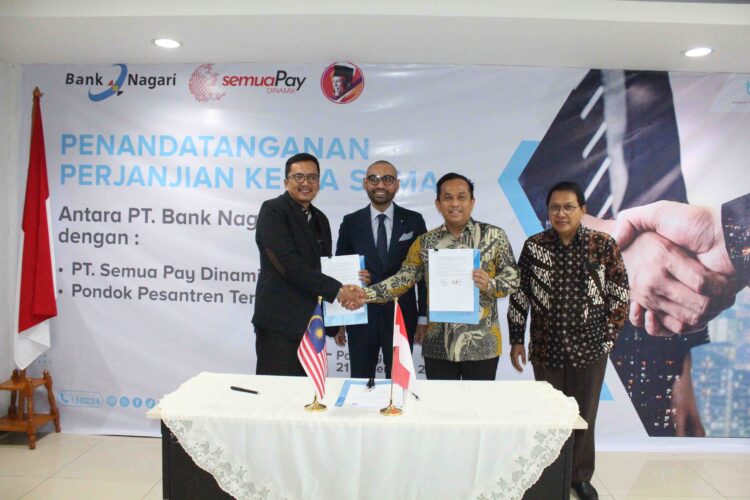 Penandatanganan perjanjian kerja sama antara Bank Nagari dengan PT Semua Pay Dinamik di Kantor Pusat Bank Nagari, Kamis (21/11). DOK AFRIANITA