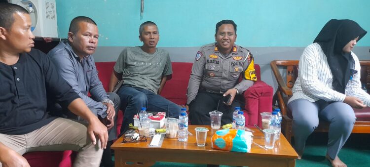 Kasat Lantas Polresta Bukittinggi AKP. M. Irsyad Fathurrachman ketika bersilaturahmi dengan BPC Bukittinggi, Kamis (31/10). YURSIL